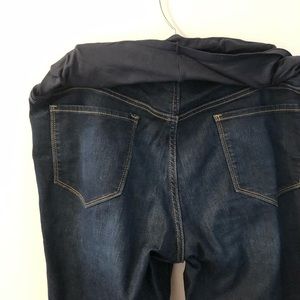 Old Navy full panel Maternity skinny jeans